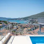 Marina *