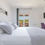 Marina Vila *