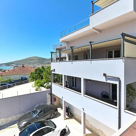 Marina Βίλα Τρογκίρ