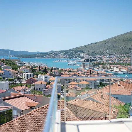 Βίλα Marina Τρογκίρ